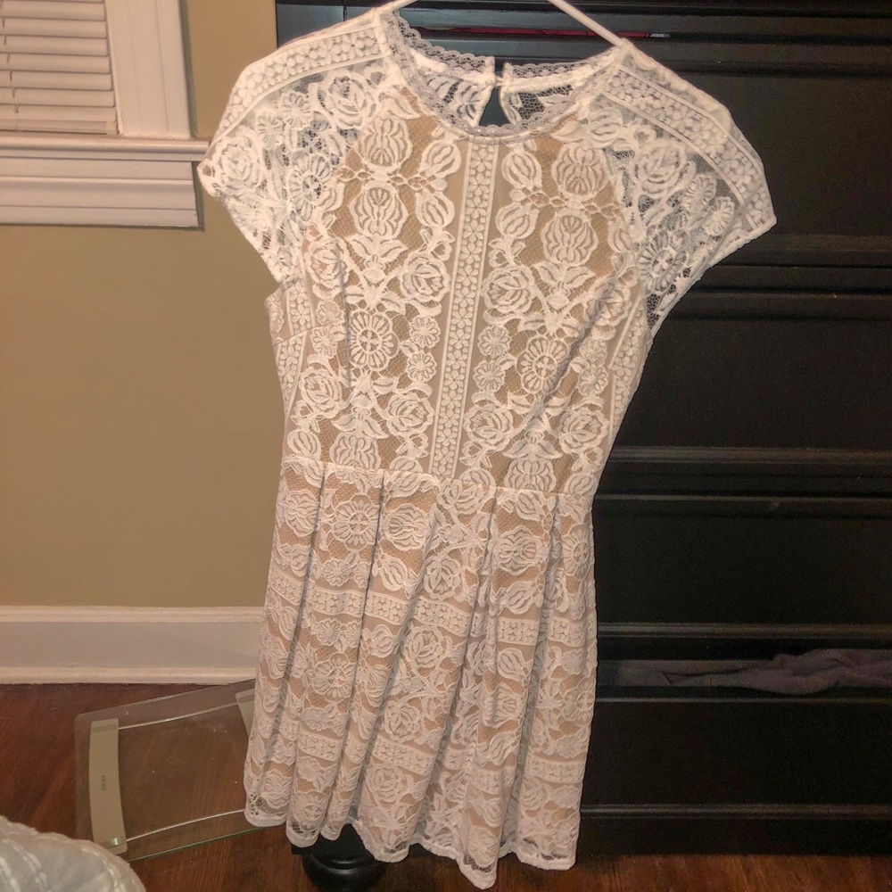 White Lace Dress 🎄